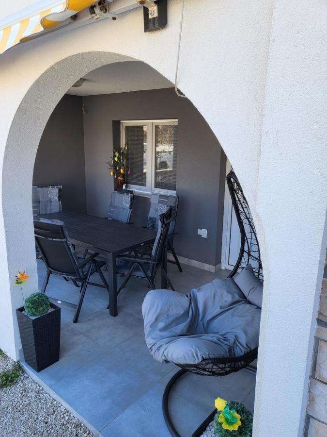 Apartmani Plesa Vir Exterior photo